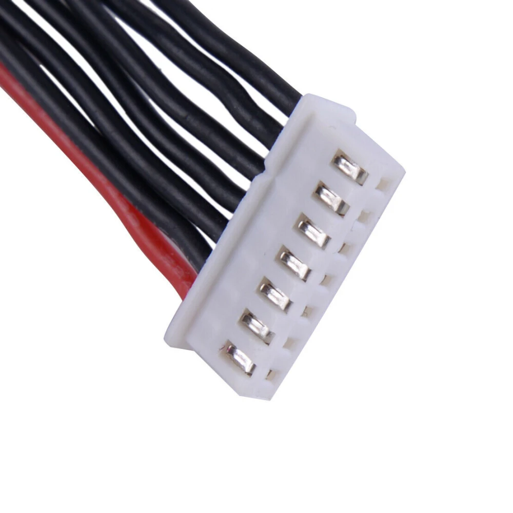 Detalle del conector XT60 en adaptador de carga LiPo 2-6S