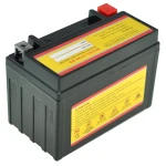 Detalle de bornes positivos de la bateria moto UTX9A YTX9-BS gel