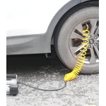 Inflador de neumáticos para coche con pies de goma para estabilidad